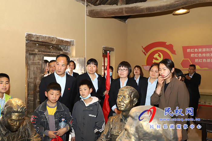民權(quán)縣第五小學(xué)開展“學(xué)黨史 感黨恩 跟黨走”紅色教育主題活動 民權(quán)縣第五小學(xué)開展“學(xué)黨史 感黨恩 跟黨走”紅色教育主題活動