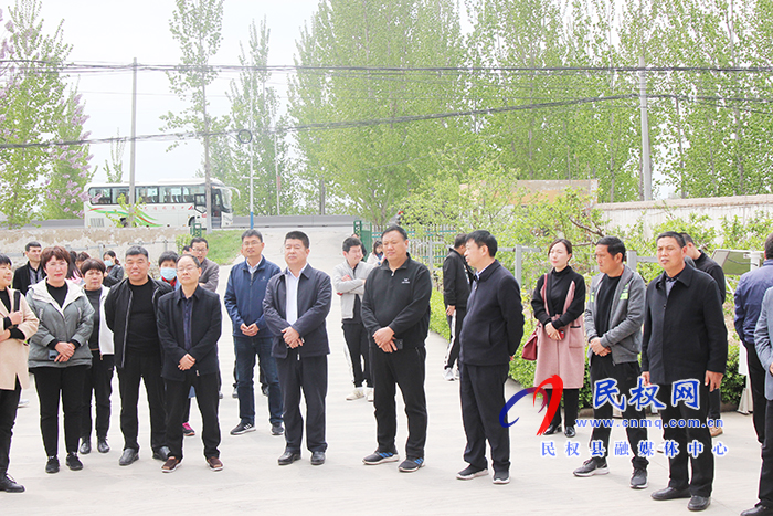 漯河市農(nóng)業(yè)農(nóng)村局蒞民參觀學(xué)習(xí)農(nóng)技推廣區(qū)域站運(yùn)營(yíng)管理工作開(kāi)展情況 漯河市農(nóng)業(yè)農(nóng)村局蒞民參觀學(xué)習(xí)農(nóng)技推廣區(qū)域站運(yùn)營(yíng)管理工作開(kāi)展情況