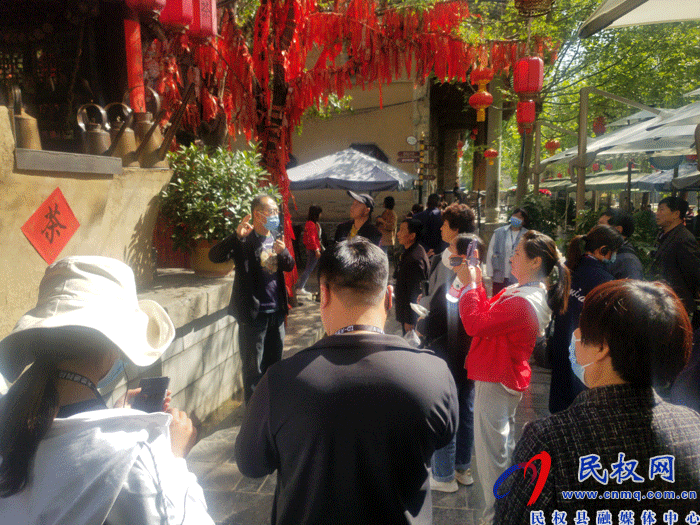 雙塔鎮(zhèn)組織村民考察團到陜西省袁家村參觀考察 雙塔鎮(zhèn)組織村民考察團到陜西省袁家村參觀考察