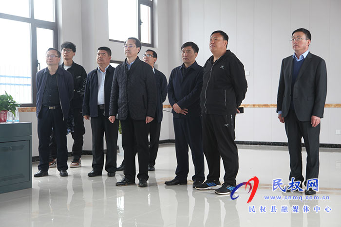 省農(nóng)業(yè)農(nóng)村廳黨組成員、副廳長謝長偉到我縣調(diào)研高標(biāo)準(zhǔn)農(nóng)田建設(shè)情況
