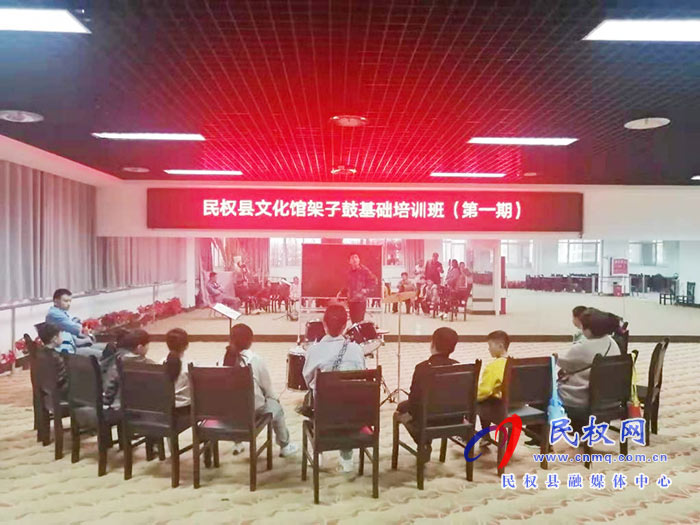 【我為群眾辦實事】縣文化廣電旅游局舉辦百姓公益課堂開展“學(xué)黨史 我為群眾辦實事”活動 【我為群眾辦實事】縣文化廣電旅游局舉辦百姓公益課堂開展“學(xué)黨史 我為群眾辦實事”活動