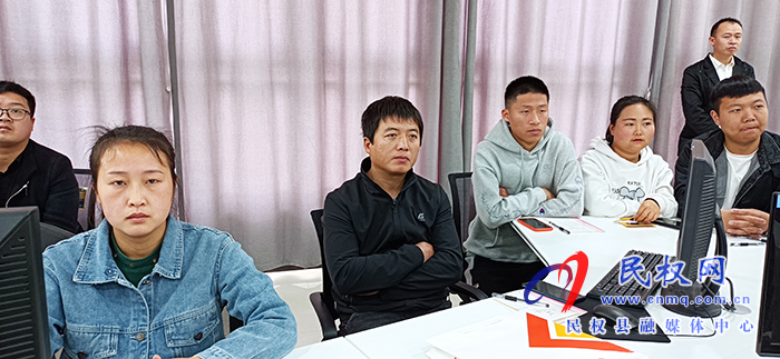 民權(quán)縣跨境電商青橙班二期培訓(xùn)班開班 民權(quán)縣跨境電商青橙班二期培訓(xùn)班開班
