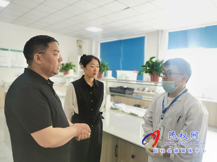 市政府食安辦副主任、市場監(jiān)管局副局長孟錦濤一行到民督導創(chuàng)建國家食品安全示范城市和食品監(jiān)管體制改革工作