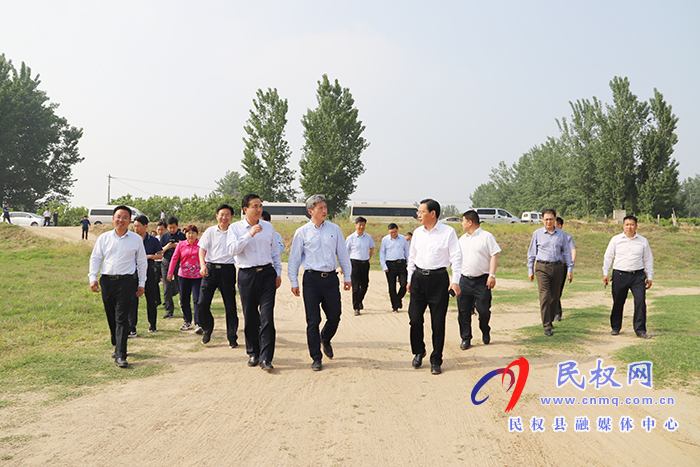水利部河湖司副司長(zhǎng)、一級(jí)巡視員陳大勇一行到我縣調(diào)研黃河故道河道采砂專項(xiàng)整治工作