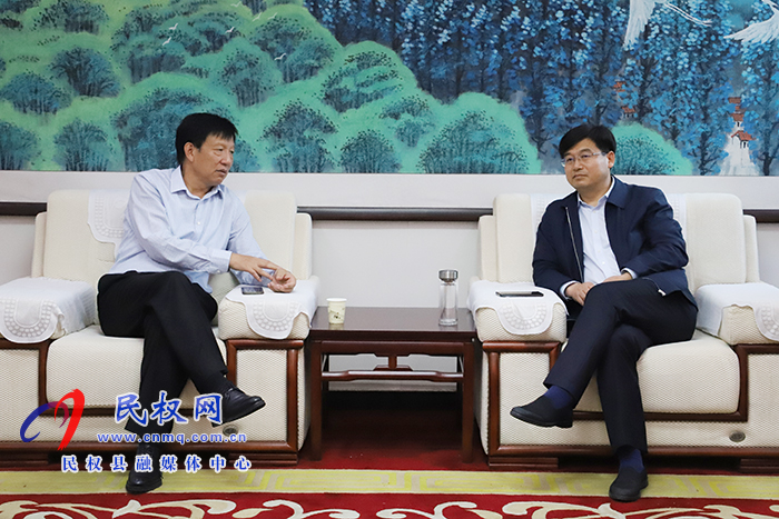 縣委副書記、縣長(zhǎng)張團(tuán)結(jié)會(huì)見益海嘉里金龍魚油脂總監(jiān)、公關(guān)事務(wù)總監(jiān)涂長(zhǎng)明一行