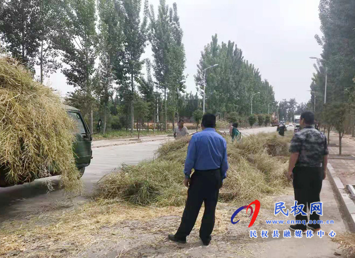 孫六鎮(zhèn)：全面清理油菜秸稈 為麥田安全保駕護航