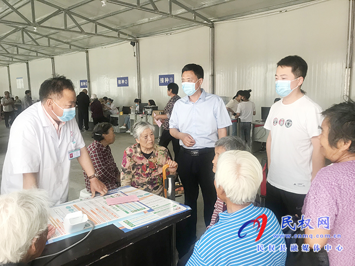 褚廟鄉(xiāng)黨委書記劉洪偉調(diào)研全鄉(xiāng)新冠疫苗接種工作 褚廟鄉(xiāng)黨委書記劉洪偉調(diào)研全鄉(xiāng)新冠疫苗接種工作