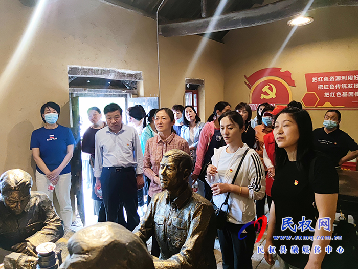 縣紀(jì)委監(jiān)委、婦聯(lián)：傳承紅色基因、共建廉政家庭