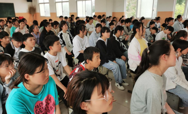 北關(guān)二中開展“從小學(xué)黨史，永遠(yuǎn)跟黨走”主題教育活動(dòng)