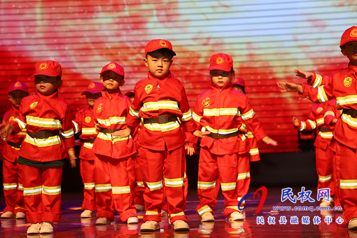 民權(quán)縣愛丁堡親子園“我與祖國共同成長 向建黨100周年獻(xiàn)禮”慶六一文藝匯演 民權(quán)縣愛丁堡親子園“我與祖國共同成長 向建黨100周年獻(xiàn)禮”慶六一文藝匯演