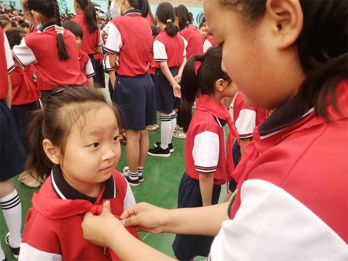 民權(quán)縣第三小學舉行慶“六一”新少先隊員入隊儀式暨2020——2021學年度下期優(yōu)秀學生表彰大會