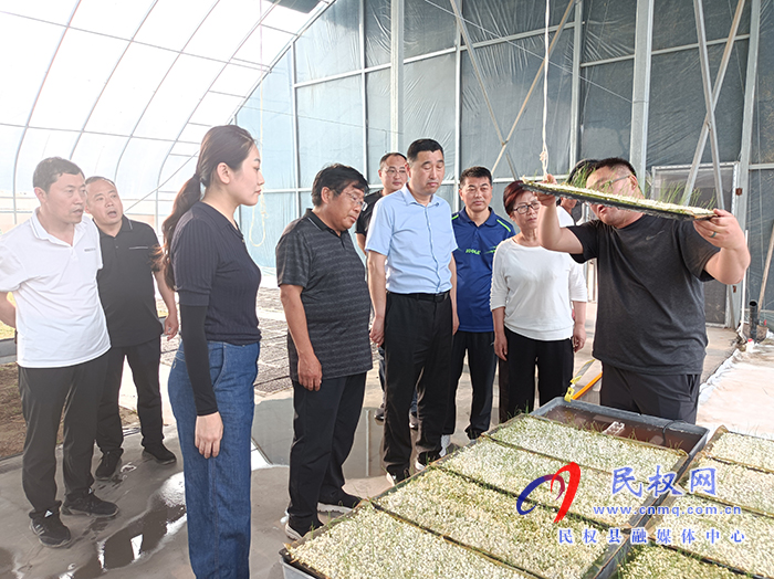 縣政協(xié)副主席劉偉調(diào)研我縣特色優(yōu)質(zhì)農(nóng)產(chǎn)品基地建設(shè)情況 縣政協(xié)副主席劉偉調(diào)研我縣特色優(yōu)質(zhì)農(nóng)產(chǎn)品基地建設(shè)情況