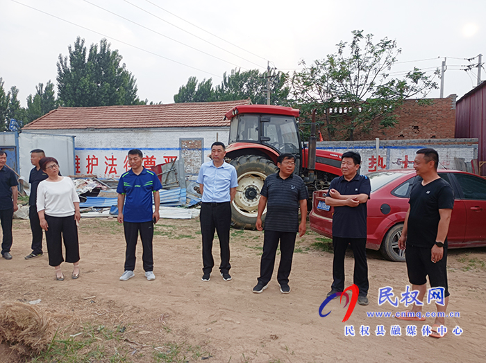 縣政協(xié)副主席劉偉調(diào)研我縣特色優(yōu)質(zhì)農(nóng)產(chǎn)品基地建設(shè)情況 縣政協(xié)副主席劉偉調(diào)研我縣特色優(yōu)質(zhì)農(nóng)產(chǎn)品基地建設(shè)情況