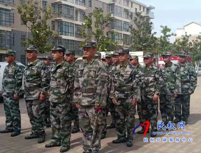 南華辦事處舉行民兵應(yīng)急排出入隊(duì)儀式 南華辦事處舉行民兵應(yīng)急排出入隊(duì)儀式