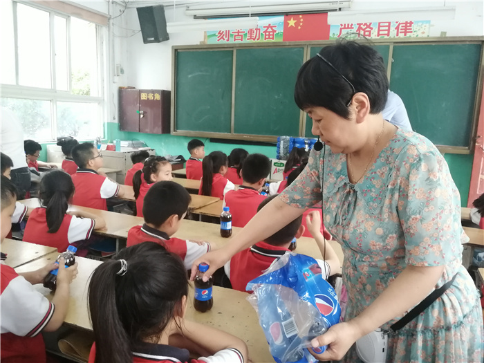 愛心人士送暖心禮物 六一節(jié)日再傳佳話 愛心人士送暖心禮物 六一節(jié)日再傳佳話