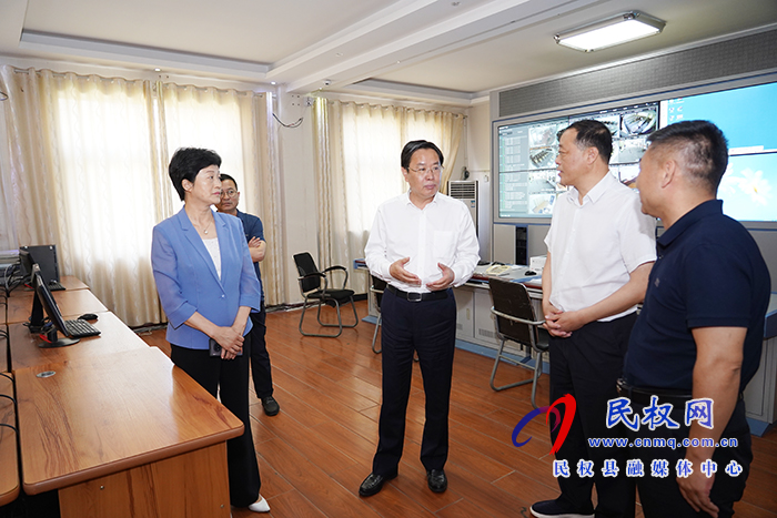 市人大常委會副主任、縣委書記姬脈常查看高招考務(wù)工作準備情況