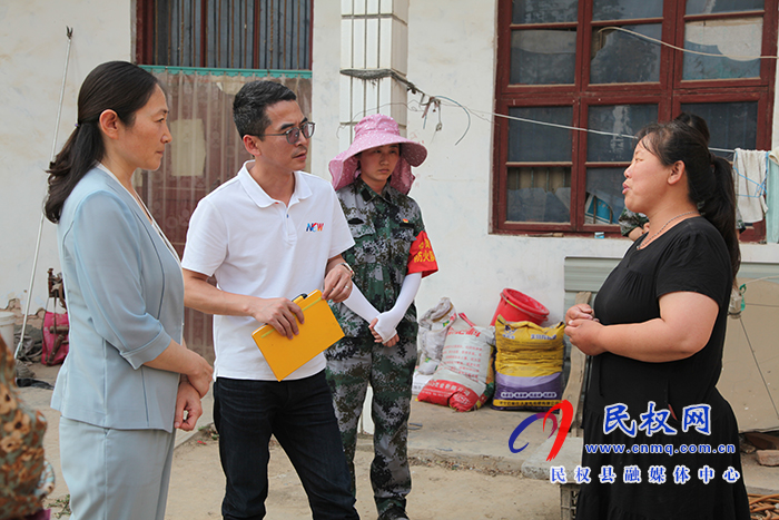 縣婦聯(lián)攜手縣脫貧攻堅(jiān)副總指揮徐強(qiáng)走訪慰問(wèn)“加油木蘭”項(xiàng)目受益人 縣婦聯(lián)攜手縣脫貧攻堅(jiān)副總指揮徐強(qiáng)走訪慰問(wèn)“加油木蘭”項(xiàng)目受益人