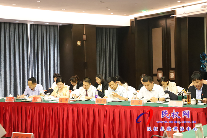出席市五屆人大五次會議的我縣代表團認真審議市政府工作報告等報告 出席市五屆人大五次會議的我縣代表團認真審議市政府工作報告等報告