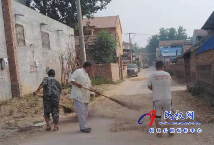 王橋鎮(zhèn)扎實做好“三邊三頭”清理工作 ? 王橋鎮(zhèn)扎實做好“三邊三頭”清理工作 ?