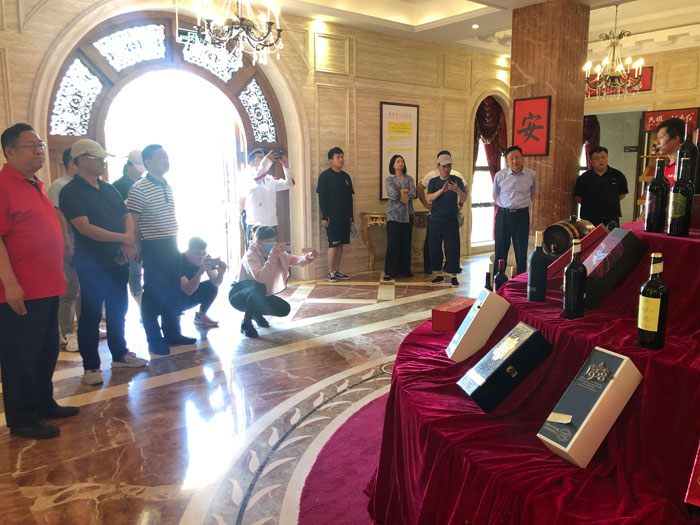 “沿著高速看河南” 集中采風(fēng)團(tuán)走進(jìn)民權(quán) “沿著高速看河南” 集中采風(fēng)團(tuán)走進(jìn)民權(quán)