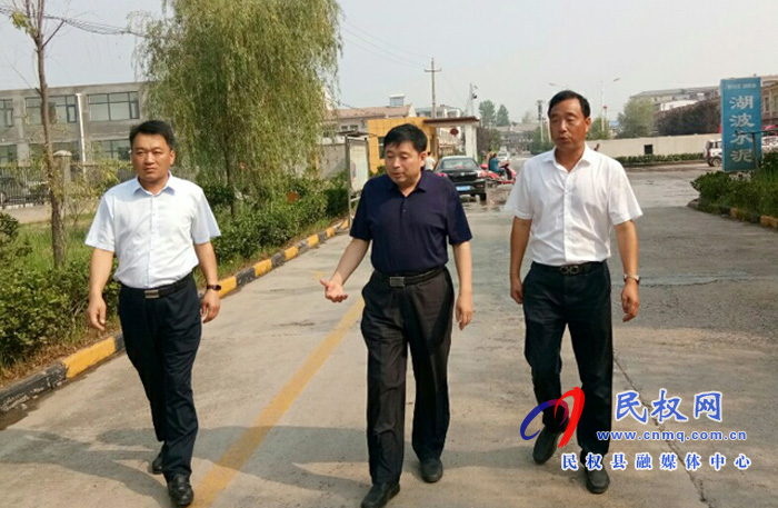副縣長(zhǎng)陳進(jìn)領(lǐng)到孫六鎮(zhèn)檢查安全生產(chǎn)工作