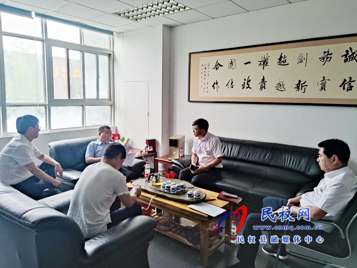 市政府副秘書長(zhǎng)任善禮到民開展“萬人助萬企”活動(dòng) 市政府副秘書長(zhǎng)任善禮到民開展“萬人助萬企”活動(dòng)