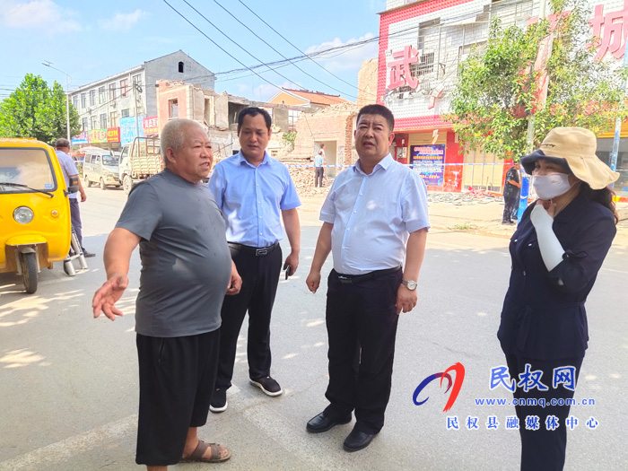 副縣長張士彬到白云寺鎮(zhèn)督導(dǎo)安全生產(chǎn)隱患排查整改工作 副縣長張士彬到白云寺鎮(zhèn)督導(dǎo)安全生產(chǎn)隱患排查整改工作