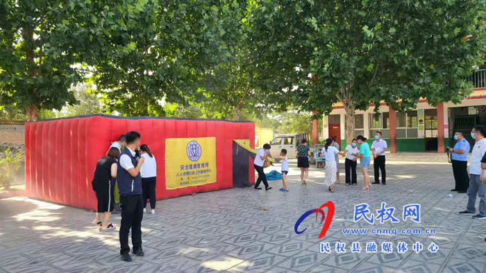 伯黨鄉(xiāng)組織開展消防安全知識(shí)培訓(xùn)暨消防演練活動(dòng) 伯黨鄉(xiāng)組織開展消防安全知識(shí)培訓(xùn)暨消防演練活動(dòng)