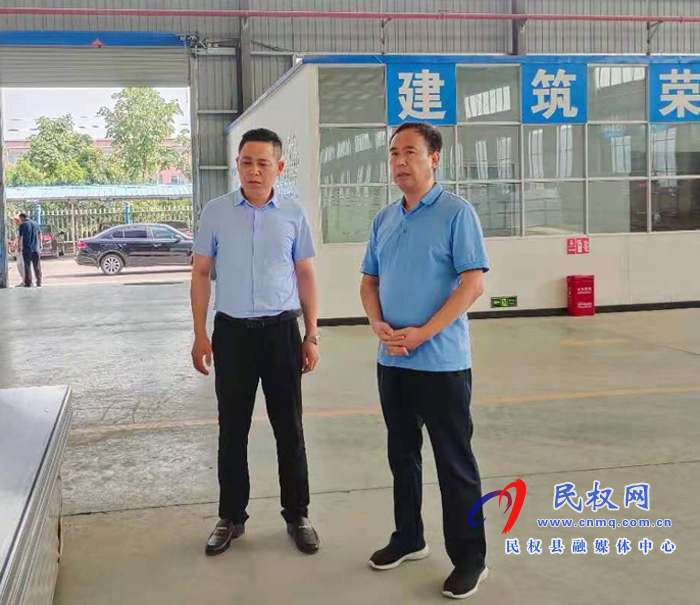 縣統(tǒng)計局深入聯(lián)系服務(wù)企業(yè)開展“萬人助萬企”活動 縣統(tǒng)計局深入聯(lián)系服務(wù)企業(yè)開展“萬人助萬企”活動