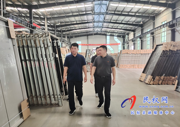 雙塔鎮(zhèn):黨委書記葛運剛深入開展 “萬人助萬企”活動 雙塔鎮(zhèn):黨委書記葛運剛深入開展 “萬人助萬企”活動