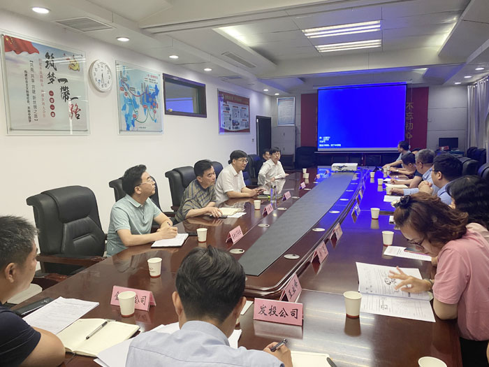 縣委書記、縣長張團結會見福田汽車黨委常委、副總經(jīng)理楊國濤
