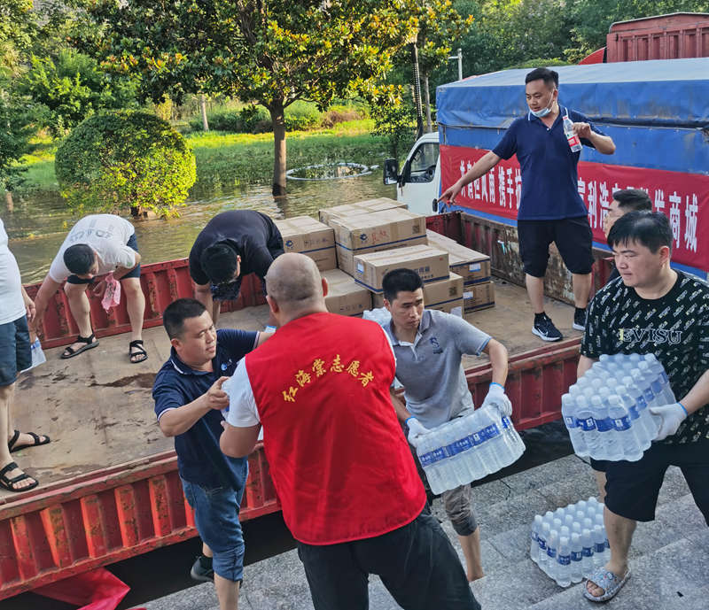 微光匯聚 風(fēng)雨同舟 民權(quán)青年企業(yè)家在行動 微光匯聚 風(fēng)雨同舟 民權(quán)青年企業(yè)家在行動