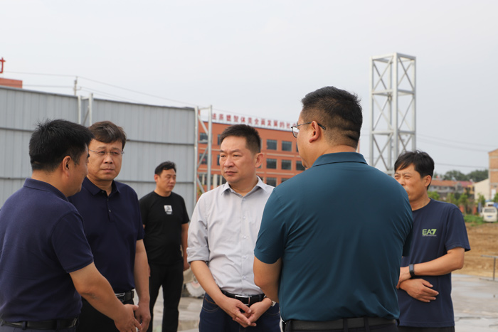 縣委常委、縣委辦公室主任孟亞松調(diào)研督導(dǎo)安置房建設(shè)工作