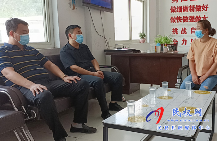 民權(quán)縣融媒體中心開展“萬人助萬企”活動 民權(quán)縣融媒體中心開展“萬人助萬企”活動