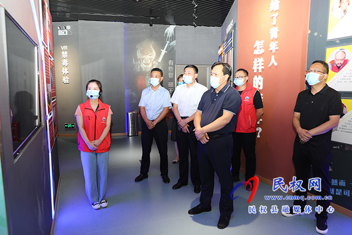 縣委常委、政法委書記、副縣長(zhǎng)孟祥亮督查民權(quán)縣禁毒科普教育基地運(yùn)行情況