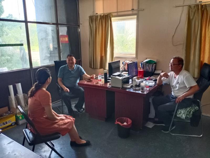 縣規(guī)劃中心主任汪培明到民權(quán)縣紅科電器有限公司開展“助企日”活動 縣規(guī)劃中心主任汪培明到民權(quán)縣紅科電器有限公司開展“助企日”活動