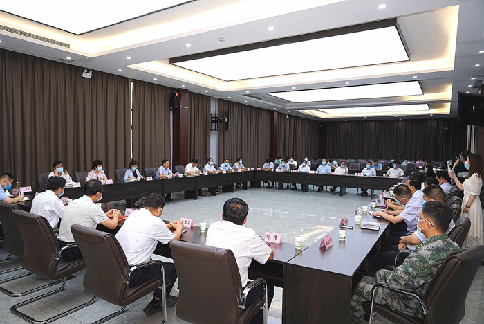 民權(quán)縣處級以上領(lǐng)導(dǎo)干部會(huì)議召開