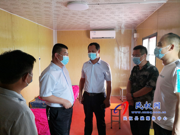 副縣長張士彬到白云寺鎮(zhèn)督導(dǎo)疫情防控工作