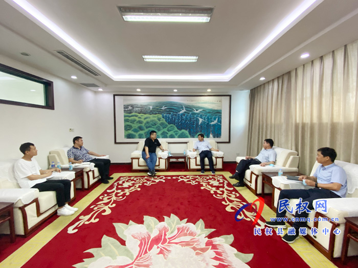 縣委書記張團(tuán)結(jié)會見福田雷薩股份有限公司副總經(jīng)理張立江 縣委書記張團(tuán)結(jié)會見福田雷薩股份有限公司副總經(jīng)理張立江