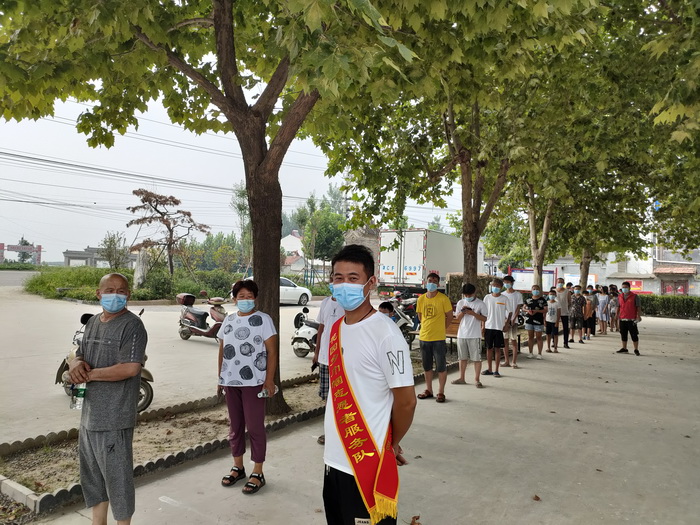 民權(quán)縣花園鄉(xiāng):“志愿紅”抗疫一線“有溫度” 民權(quán)縣花園鄉(xiāng):“志愿紅”抗疫一線“有溫度”