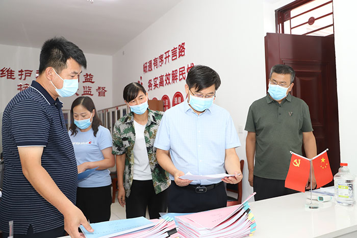 縣委書記張團(tuán)結(jié)調(diào)研疫情防控和消防安全工作 縣委書記張團(tuán)結(jié)調(diào)研疫情防控和消防安全工作