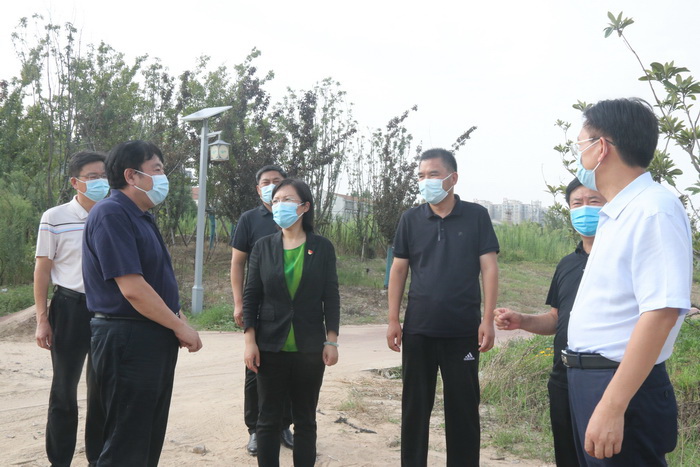 縣委副書記、代縣長王靜嫻查看防汛、安全生產(chǎn)和疫情防控等工作