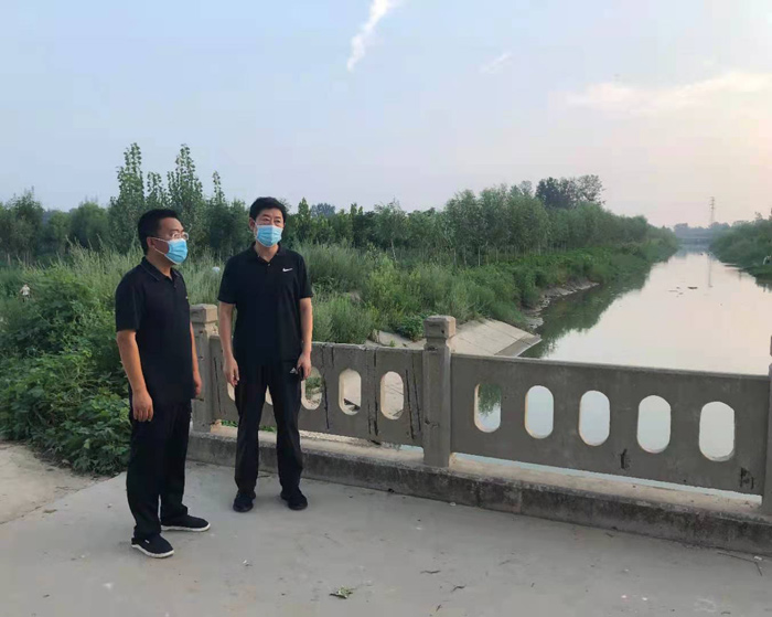 縣委常委、宣傳部長屠志遠到南華辦事處巡河督導(dǎo)防汛工作