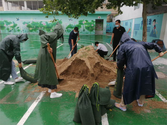 民權(quán)縣第三小學(xué)積極做好夏季防汛救災(zāi)準(zhǔn)備工作 民權(quán)縣第三小學(xué)積極做好夏季防汛救災(zāi)準(zhǔn)備工作