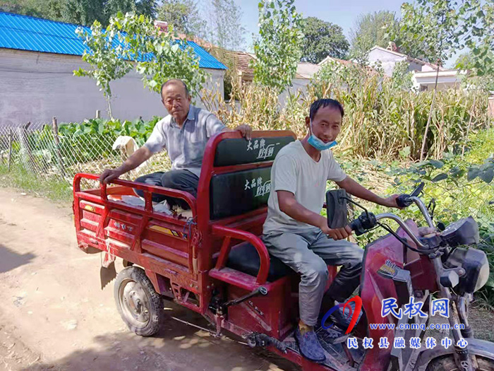 北關(guān)鎮(zhèn):疫苗接種察民意 上門(mén)服務(wù)解民憂 北關(guān)鎮(zhèn):疫苗接種察民意 上門(mén)服務(wù)解民憂