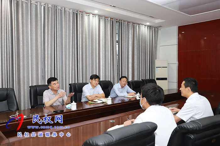 縣委書記張團結深入企業(yè)開展“萬人助萬企”活動 縣委書記張團結深入企業(yè)開展“萬人助萬企”活動