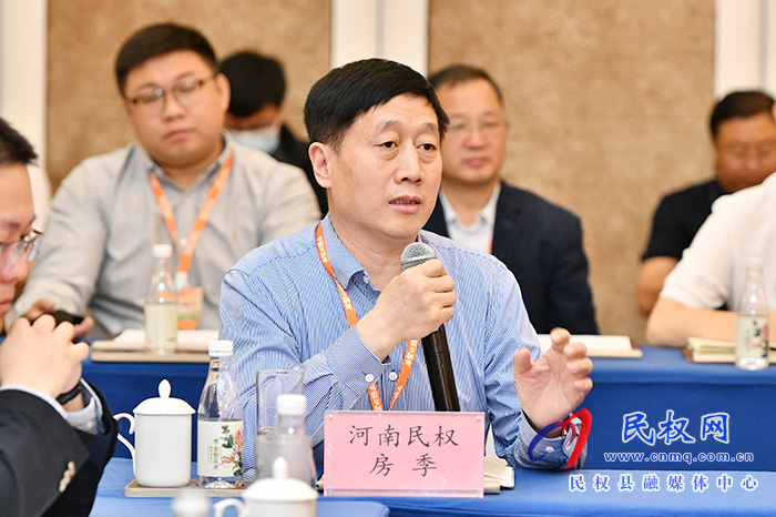 縣委常委、副縣長(zhǎng)房季帶隊(duì)深入到抖音電商上?？偛亢桶⒗锇桶吞詫毴蛸?gòu)杭州總部進(jìn)行招商活動(dòng)