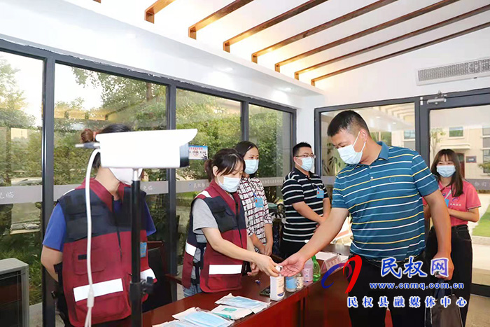 聚焦人代會:履職盡責(zé)人大代表向大會報到 聚焦人代會:履職盡責(zé)人大代表向大會報到