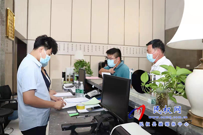 聚焦人代會:履職盡責(zé)人大代表向大會報到 聚焦人代會:履職盡責(zé)人大代表向大會報到