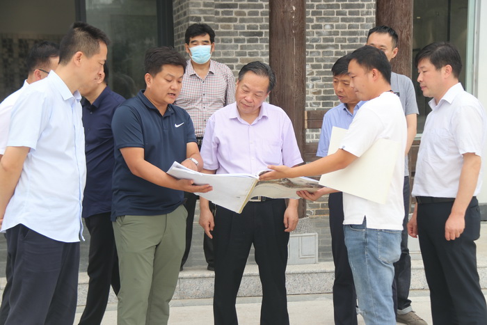 省農(nóng)業(yè)農(nóng)村廳副廳長薛玉森到民調(diào)研人居環(huán)境整治工作開展情況 省農(nóng)業(yè)農(nóng)村廳副廳長薛玉森到民調(diào)研人居環(huán)境整治工作開展情況